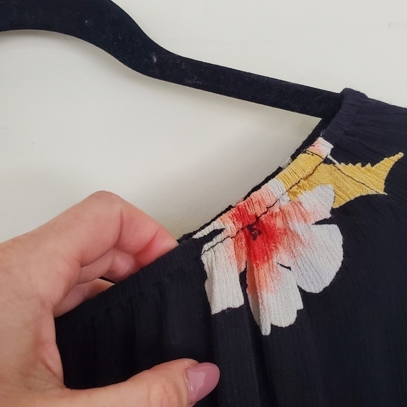 Billabong Mi Amore Floral Print Off-The-Shoulder Top - Picture 6 of 11